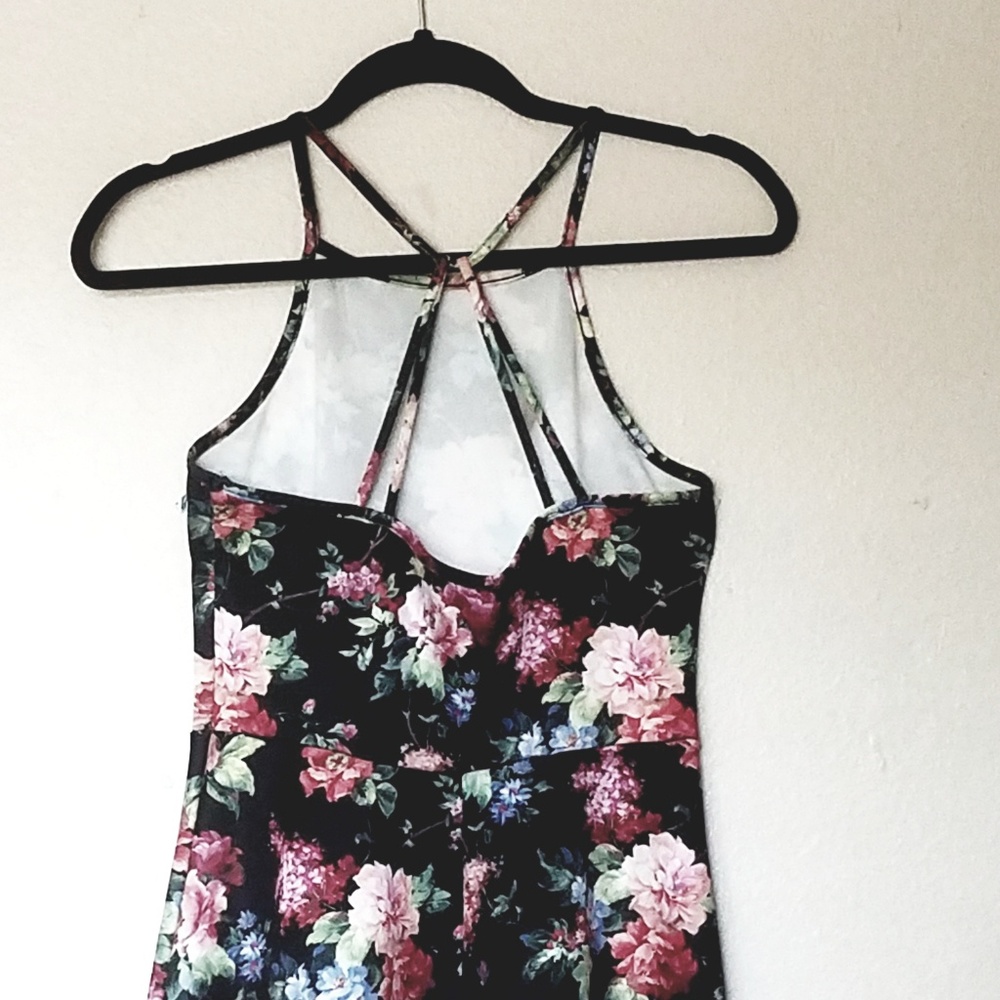 Dress - Picture 3 of 3